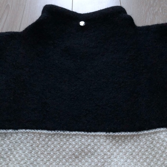 Escada Sport Wool Blend Mock Neck Colorblock Sweater in Black & White Size L - Picture 13 of 13